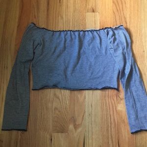 Black & white quarter sleeve crop top